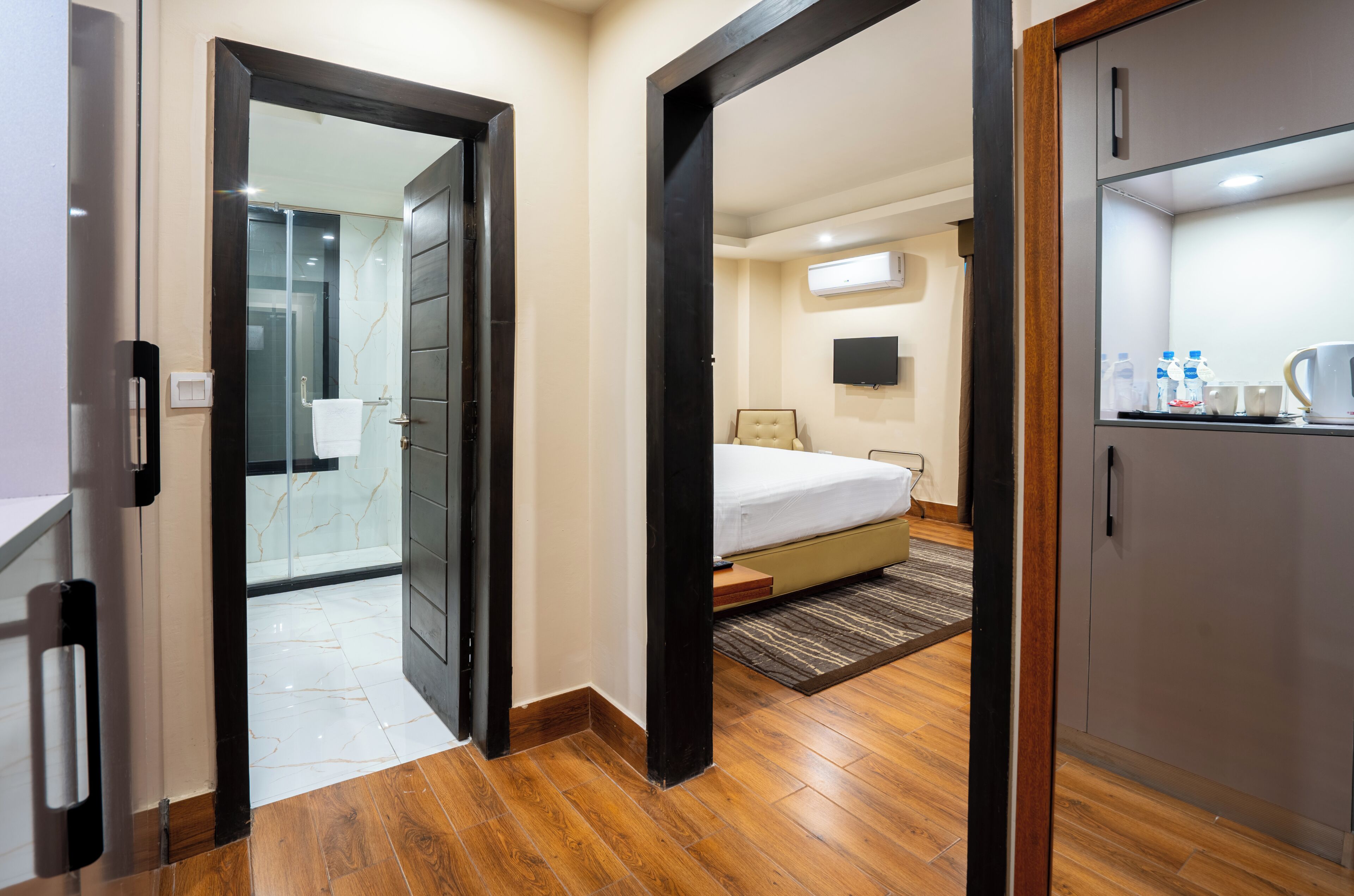 Executive Twin Room | Desk, laptop workspace, free WiFi, individually furnished