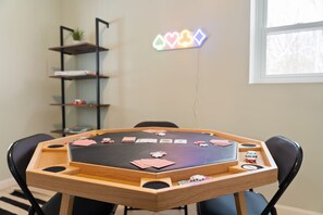 Games room - Hot Tub, Game Room, Fire Pit! Private Poconos Cabin (Albrightsville)