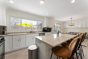 Fridge, microwave, oven, stovetop - Hot Tub, Game Room, Fire Pit! Private Poconos Cabin (Albrightsville)