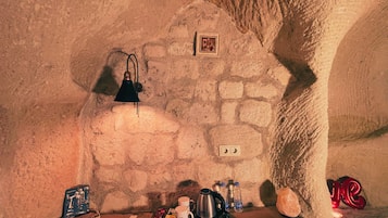 Premium Double Room, Non Smoking, Jetted Tub | Living area | 80-cm LCD TV with satellite channels, TV, books