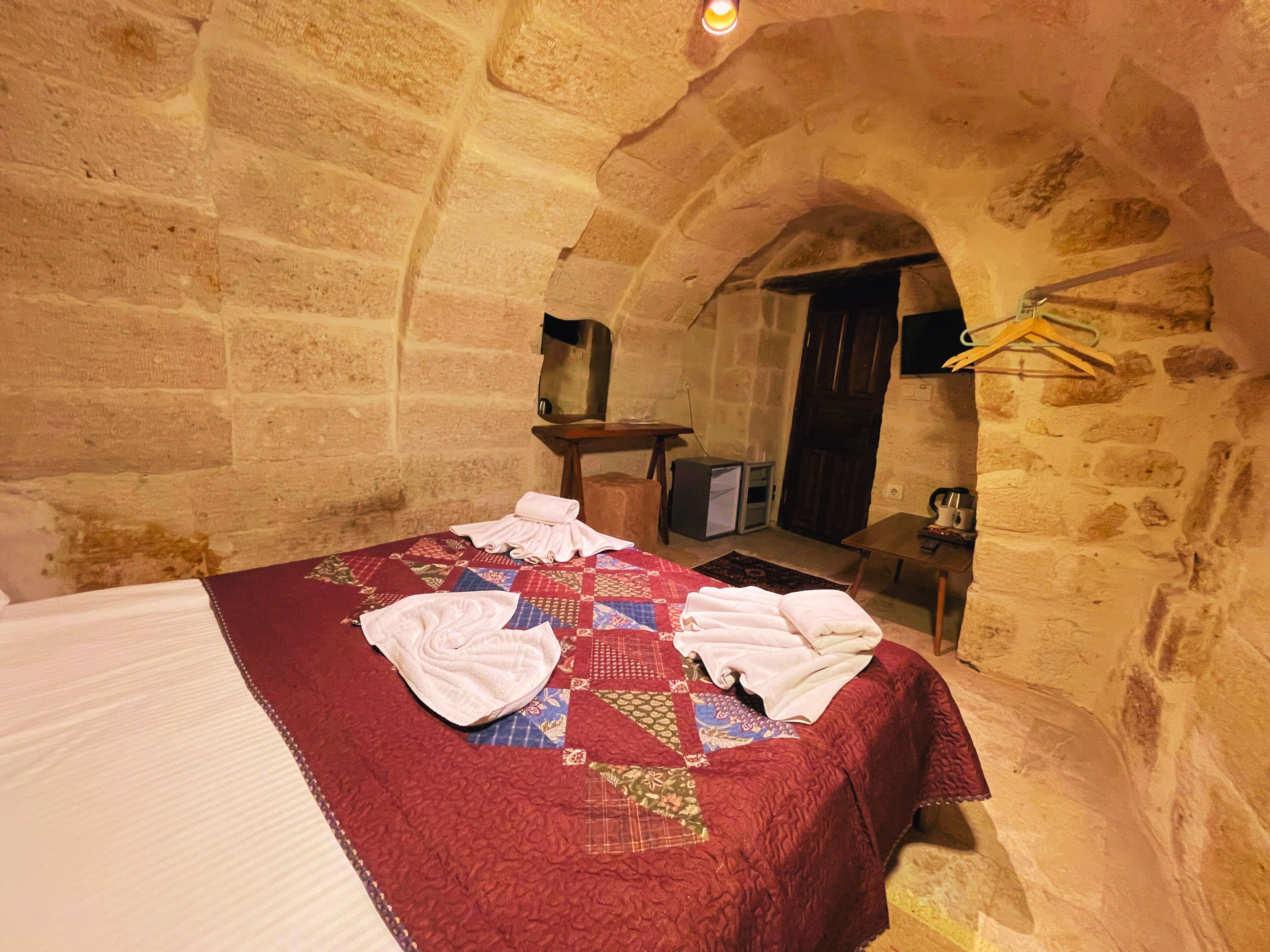 Economy Double Room, 1 Queen Bed, Non Smoking, Ensuite | Frette Italian sheets, premium bedding, Select Comfort beds, minibar