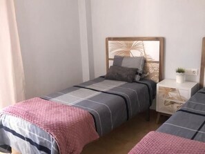 2 bedrooms, iron/ironing board, internet, bed sheets - HARMONIA Apartment with Spectacular Ocean View (Portocolom)