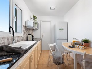 Fridge, microwave, oven, dishwasher - HARMONIA Apartment with Spectacular Ocean View (Portocolom)