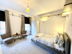 1 chambre, fer et planche à repasser, Wi-Fi gratuit, draps fournis