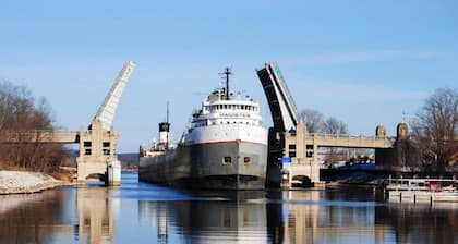Manistee Inn & Marina