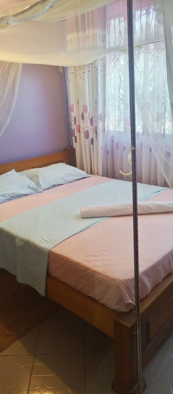 Chambre Double Supérieure | Fer et planche à repasser, Wi-Fi gratuit