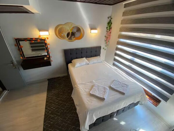 Triple Room | Free WiFi, bed sheets