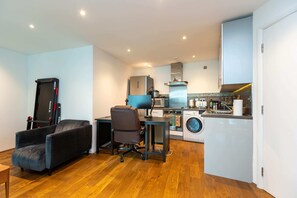 Basic Apartment, 1 King Bed | Interior - Stylish 1BD High Rise Flat - Vauxhall (London)