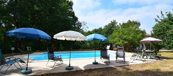 Gîte grande capacité avec piscine La Chênaie à Castella