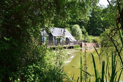 Gîte chalet insolite avec piscine et lac pêche - proche des Landes