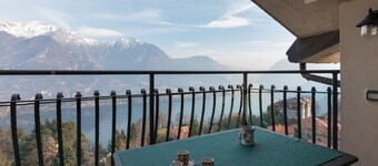 Civenna Lake View by Wonderful Italy