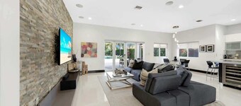 Luxury home w/ pool by Dream Vacation