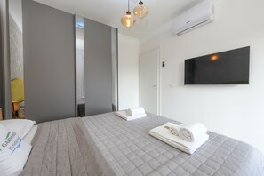 1 slaapkamer, een kluis op de kamer, een strijkplank/strijkijzer