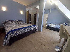 4 bedrooms, iron/ironing board, travel cot, free WiFi