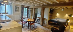 1 slaapkamer, een bureau, reisbedje, gratis wifi
