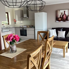 Dining - Beautiful family home with fantastic views over the Menai straits (Y Felinheli)