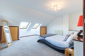 4 bedrooms, iron/ironing board, travel cot, free WiFi
