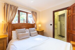 4 عدّة غرف نوم ومكواة/لوح كي وسرير سفر وواي فاي مجانًا