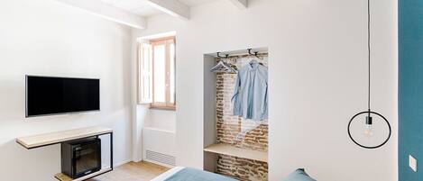 Minibar, ameublement personnalisé, bureau, chambres insonorisées