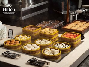 Daily buffet breakfast for a fee - Hilton Nanjing Niushoushan (Nanjing)