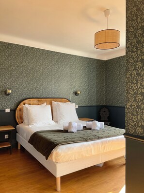 3 bedrooms, iron/ironing board, travel cot, WiFi