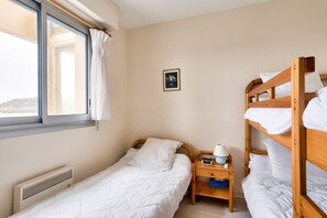 1 bedroom, iron/ironing board, free WiFi