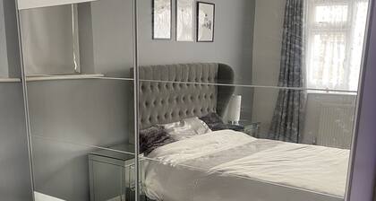 Gorgeous 2-bed Apt in Leafy Richmond!