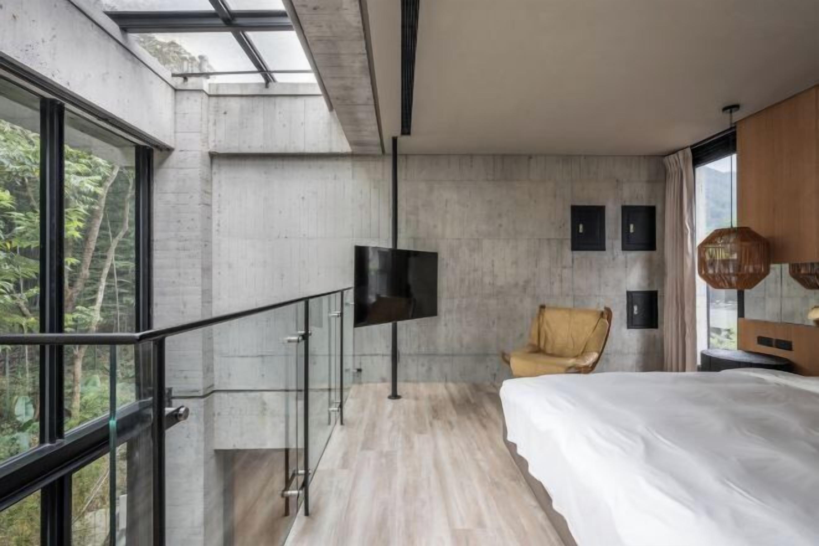 Premium bedding, down comforters, memory foam beds, free minibar items