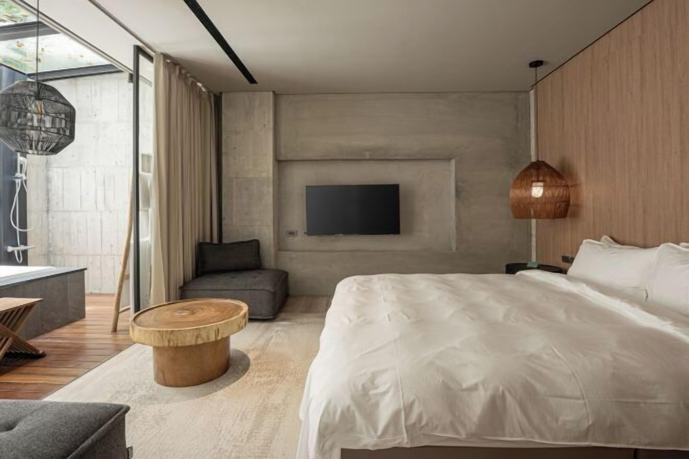 高級寢具、羽絨被、記憶床墊、免費迷你吧物品