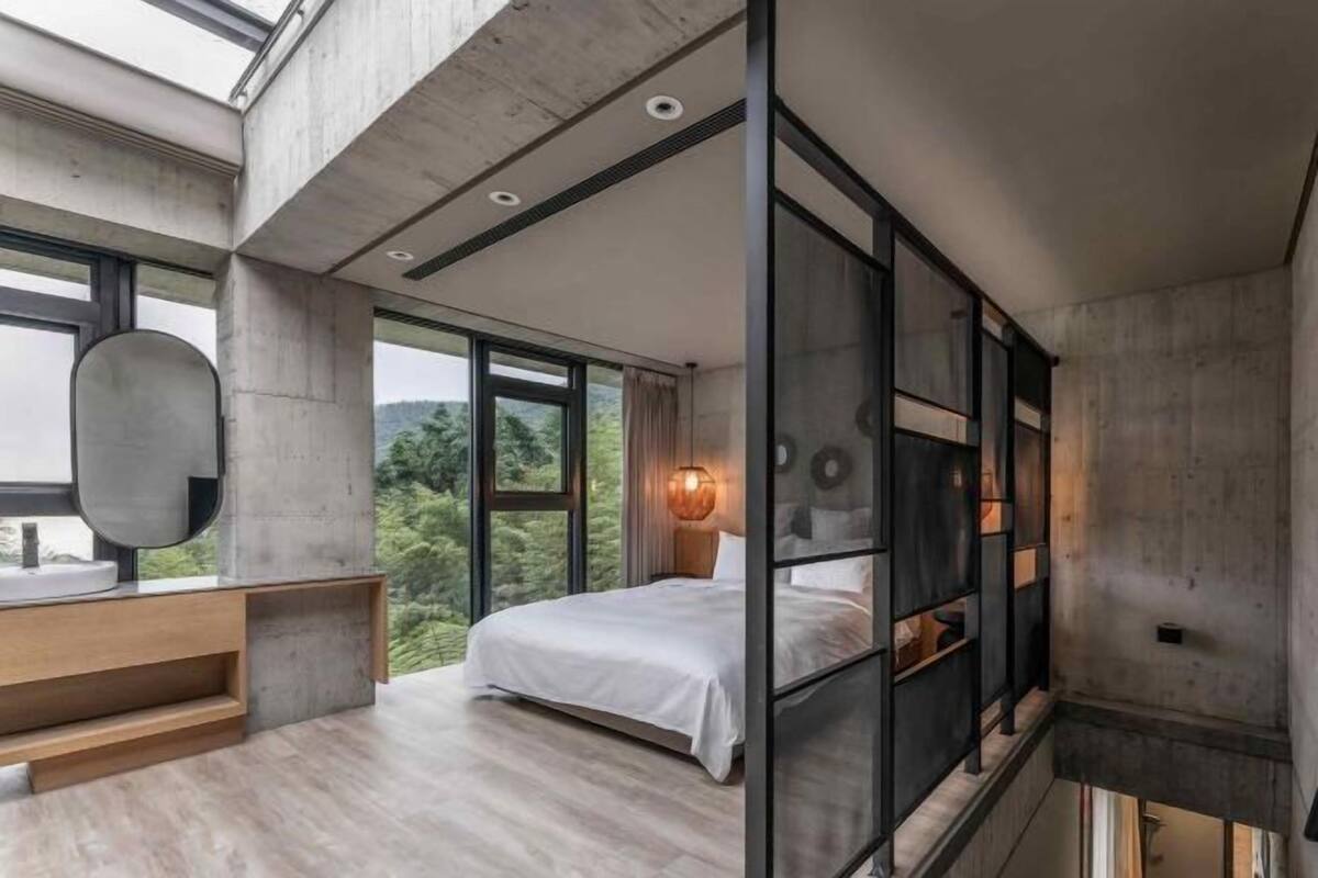 1 bedroom, premium bedding, down duvets, memory-foam beds