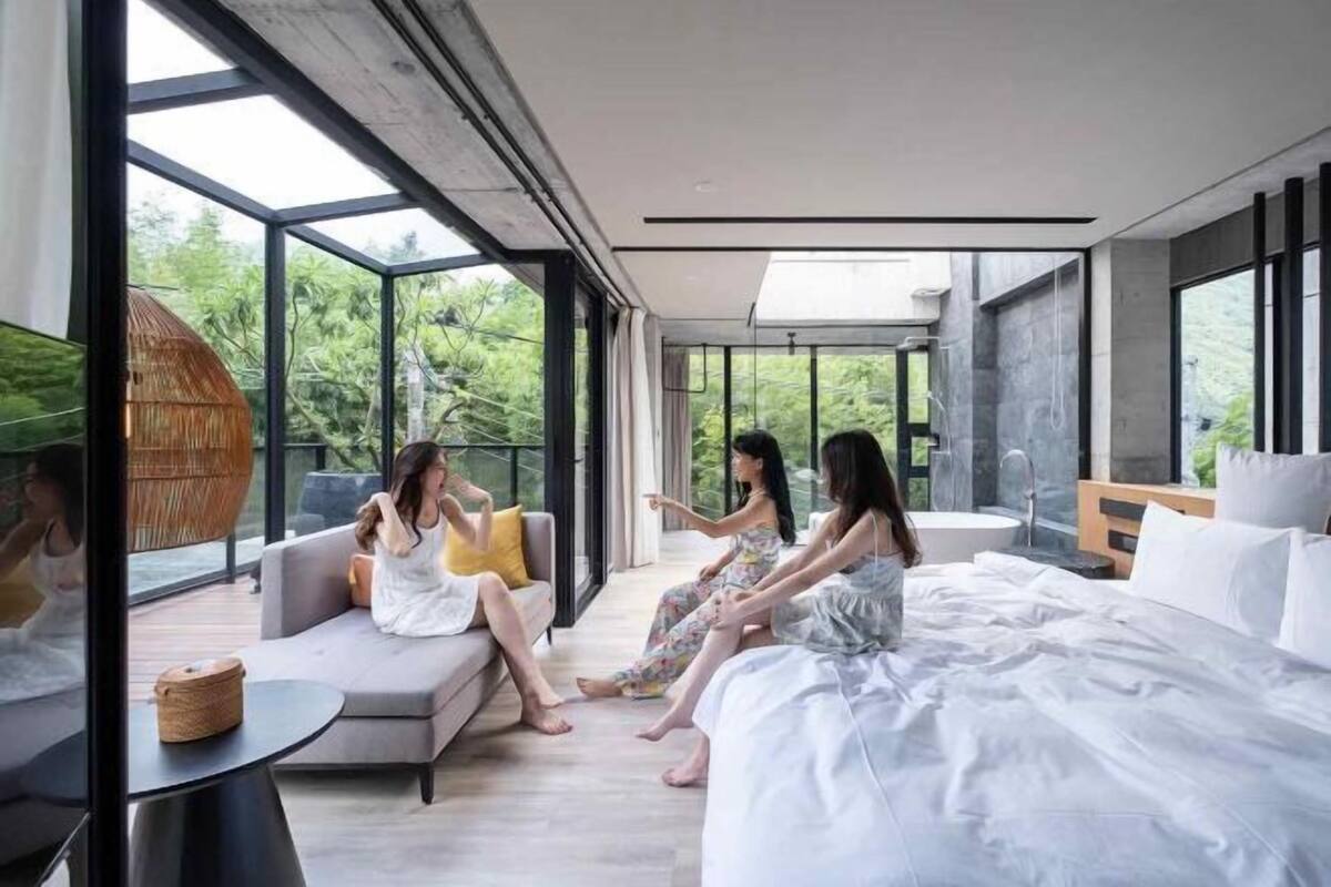 1 bedroom, premium bedding, down duvets, memory-foam beds