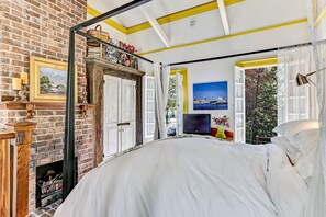 1 habitación, tabla de planchar con plancha, wifi gratis y ropa de cama 
