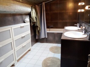 Dusche, Handtücher, Seife, Shampoo
