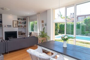 Interior - House with garden & private pool 500 m from the sandy beach, ideal with children (Dénia)