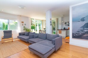 TV, fireplace, books - House with garden & private pool 500 m from the sandy beach, ideal with children (Dénia)