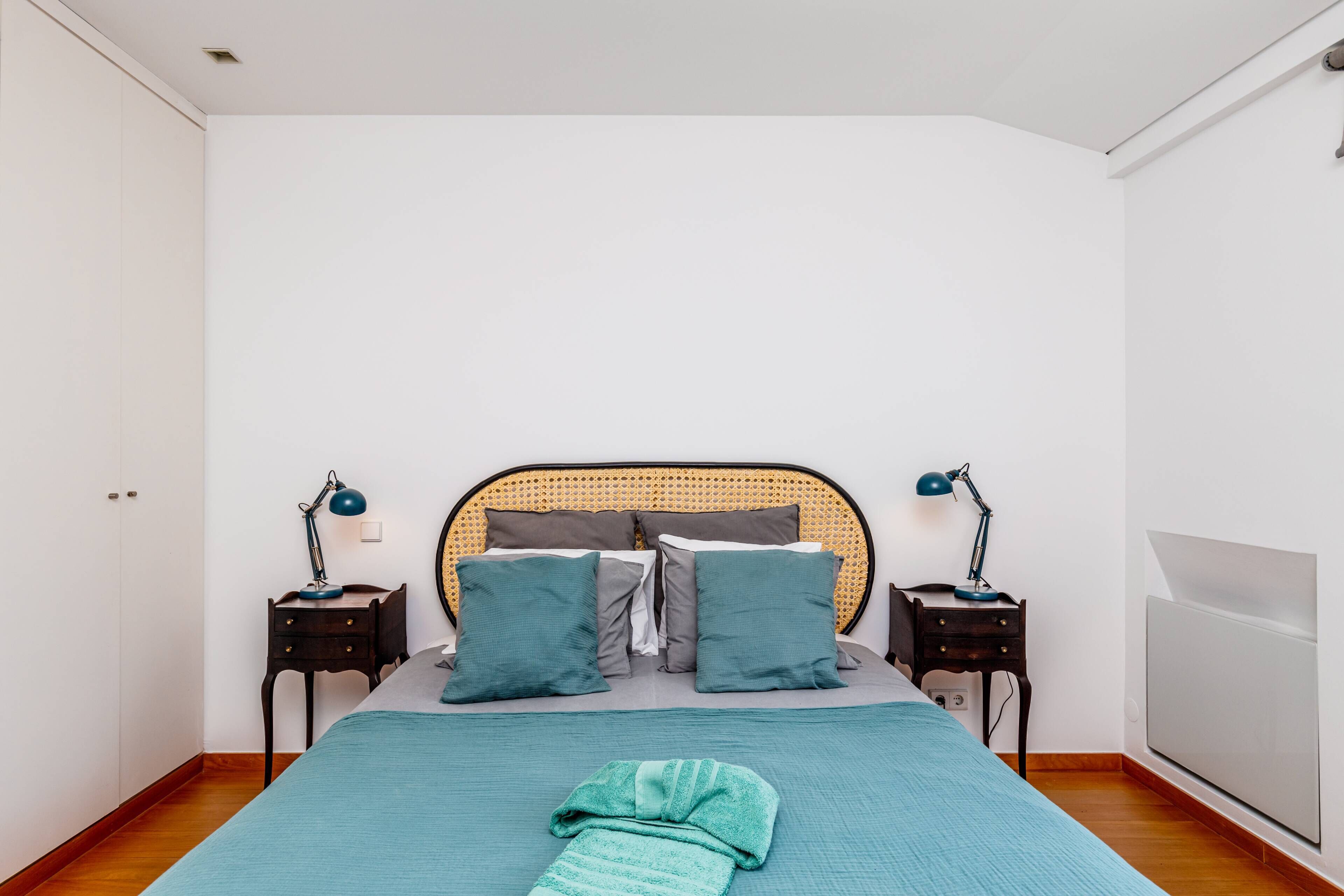 3 slaapkamers, een strijkplank/strijkijzer, internet, beddengoed
