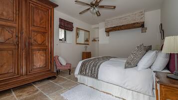 1 makuuhuone, työpöytä, silitysrauta/-lauta, ilmainen Wi-Fi