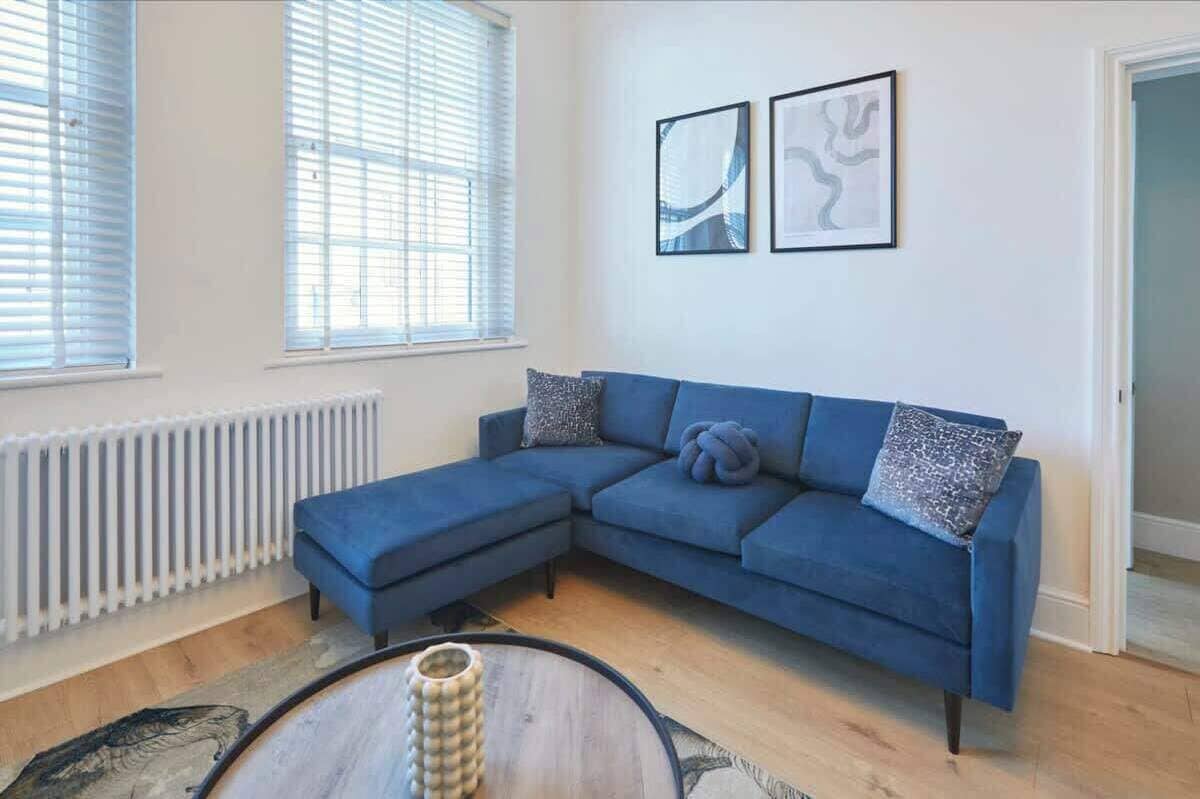 Flat-screen TV, offices