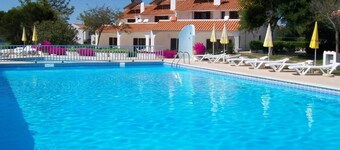 Apartamentos Vale de Carros by Umbral