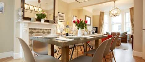 تناول الطعام