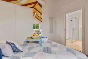 1 bedroom, bed sheets