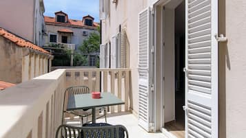 Superior Double Room, 1 Queen Bed | Balcony