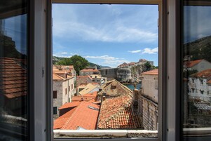 Quarto casal luxo, 1 cama Queen | Vista do quarto