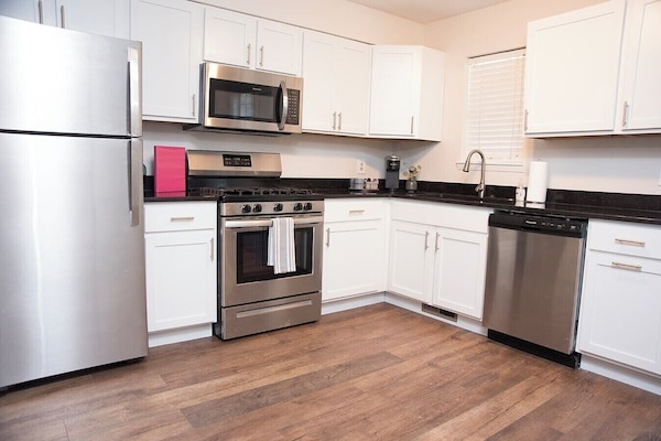 Brand new remodeled kitchen!