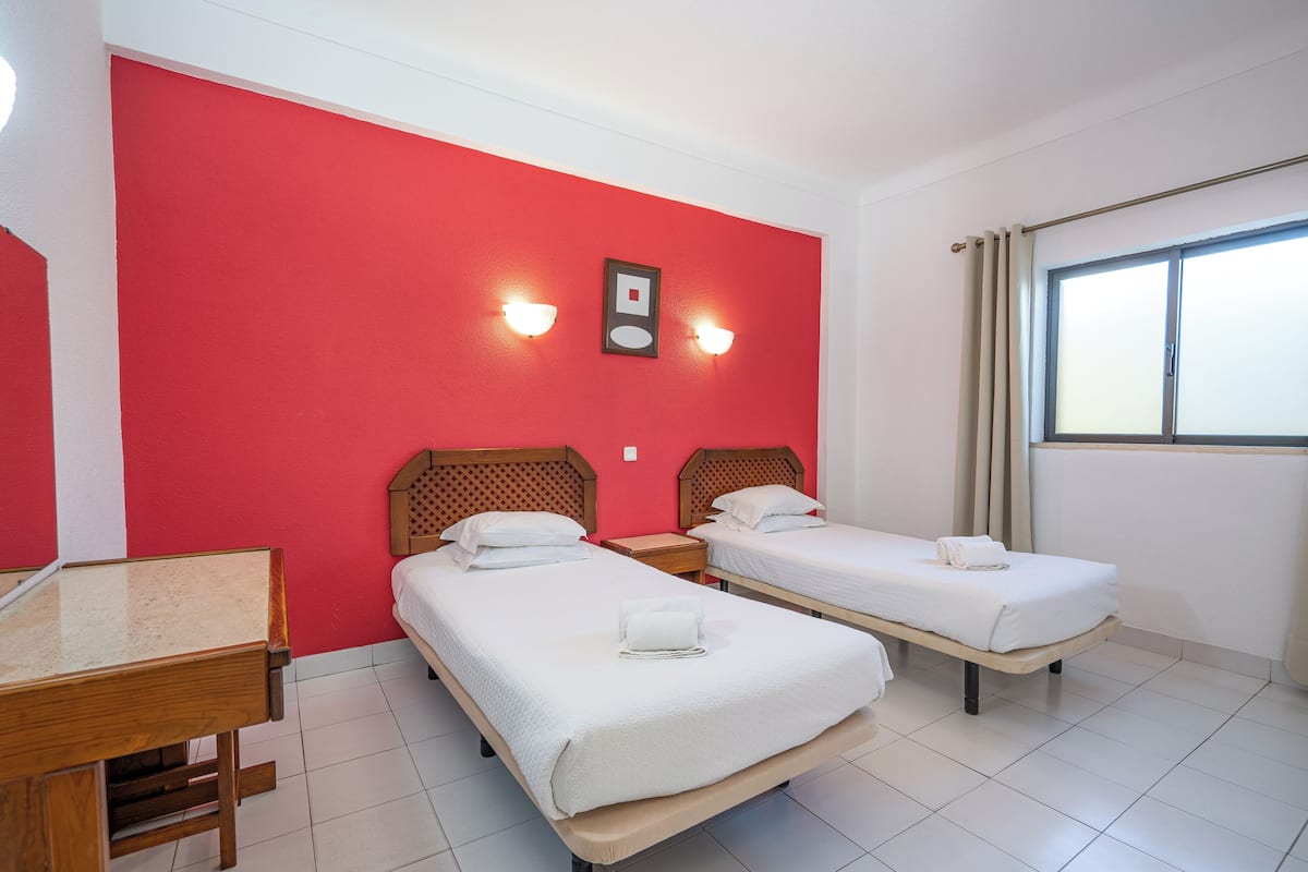 Apartamento básico, 1 habitación | 1 dormitorio, wifi gratis, ropa de cama