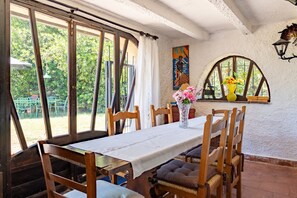 Dining - Villa "Il Rancho Grande" with Private Pool, Private Terrace & Wi-Fi (Città di Castello)