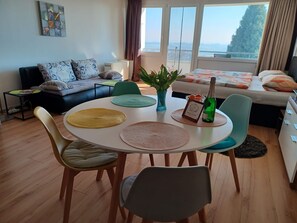 1 chambre, fer et planche à repasser, Wi-Fi gratuit, draps fournis