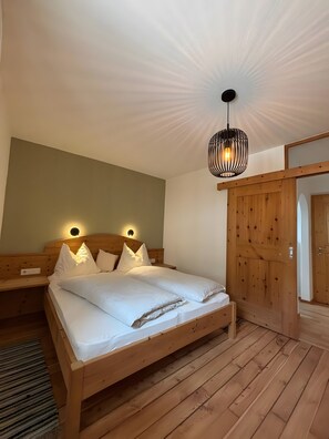 1 bedroom, free WiFi, bed sheets - Holiday Apartment "Zwick Spinei" with Mountain View, Balcony & Shared Garden (Mals)