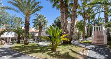 Ferienhaus "Sol Gran Alacan"' in Strandnähe mit Gemeinschaftspool und WLAN