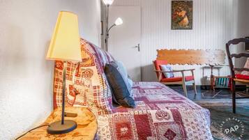 1 bedroom, iron/ironing board